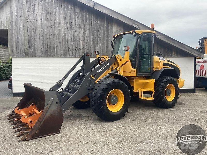 Volvo L45F Pale gommate
