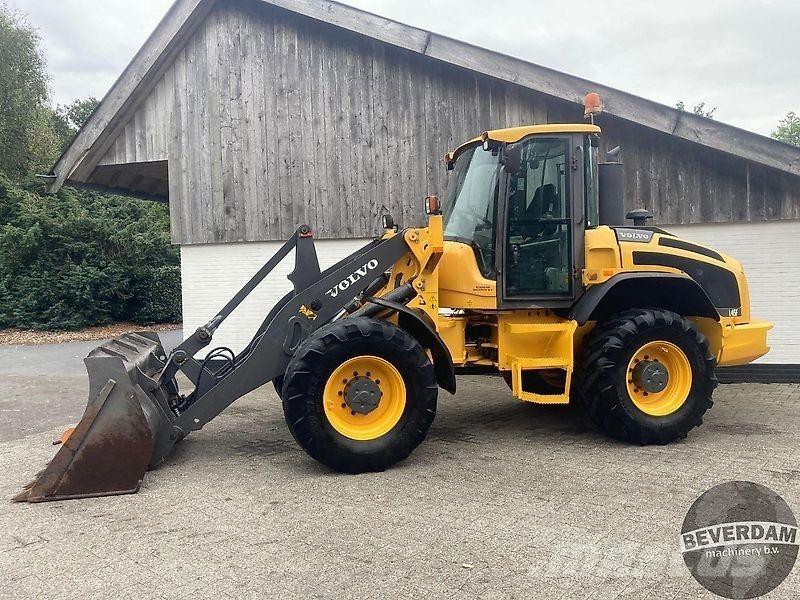 Volvo L45F Pale gommate