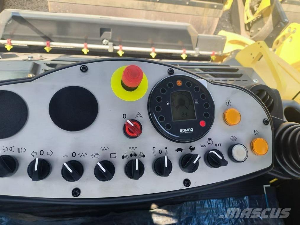 Bomag BW 203 AD-4 Rulli a doppio tamburo