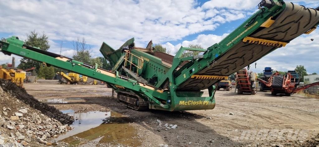 McCloskey R230 Vagli vibranti