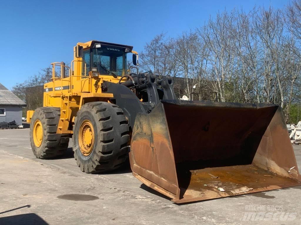 Volvo L330C Pale gommate