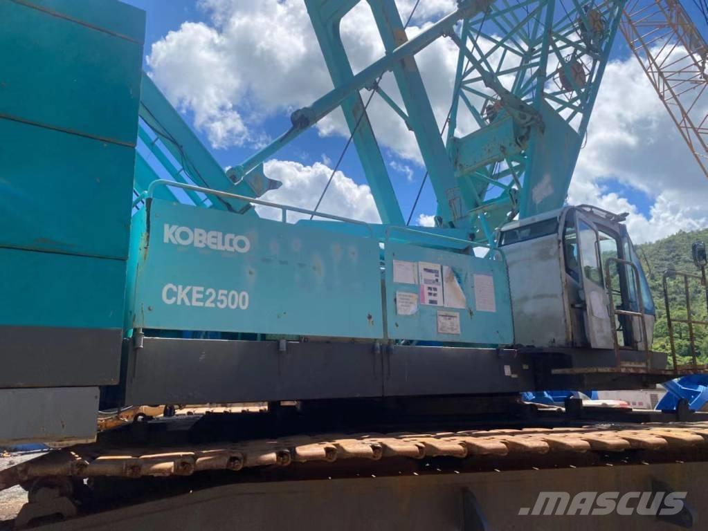 Kobelco CKE 2500 Gru cingolate