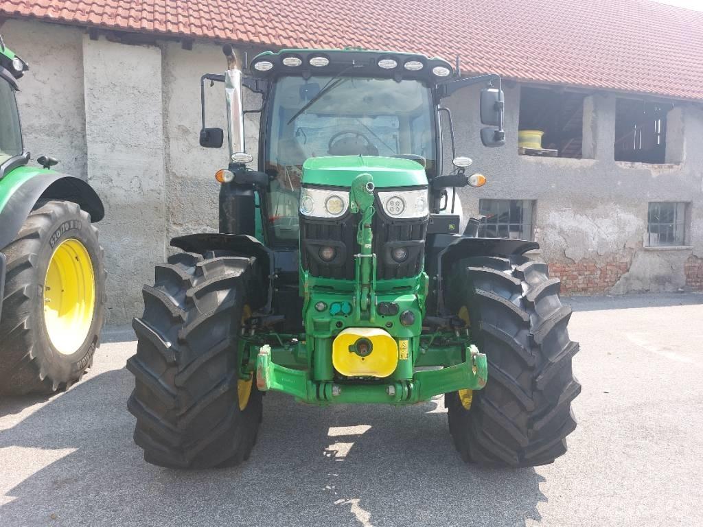 John Deere 6130R Trattori