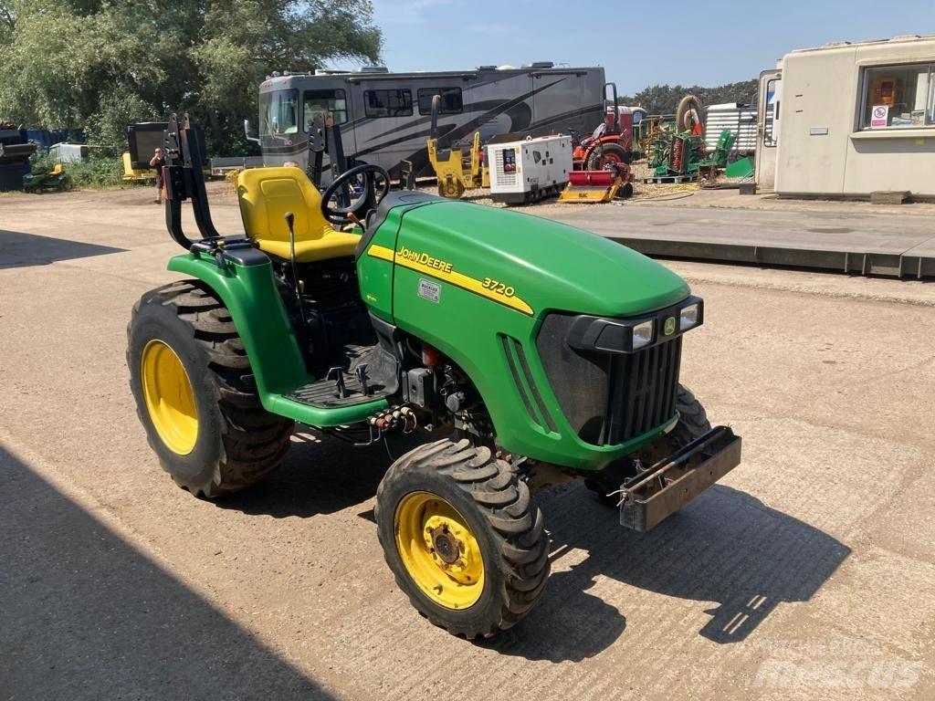 John Deere 3720 Trattori