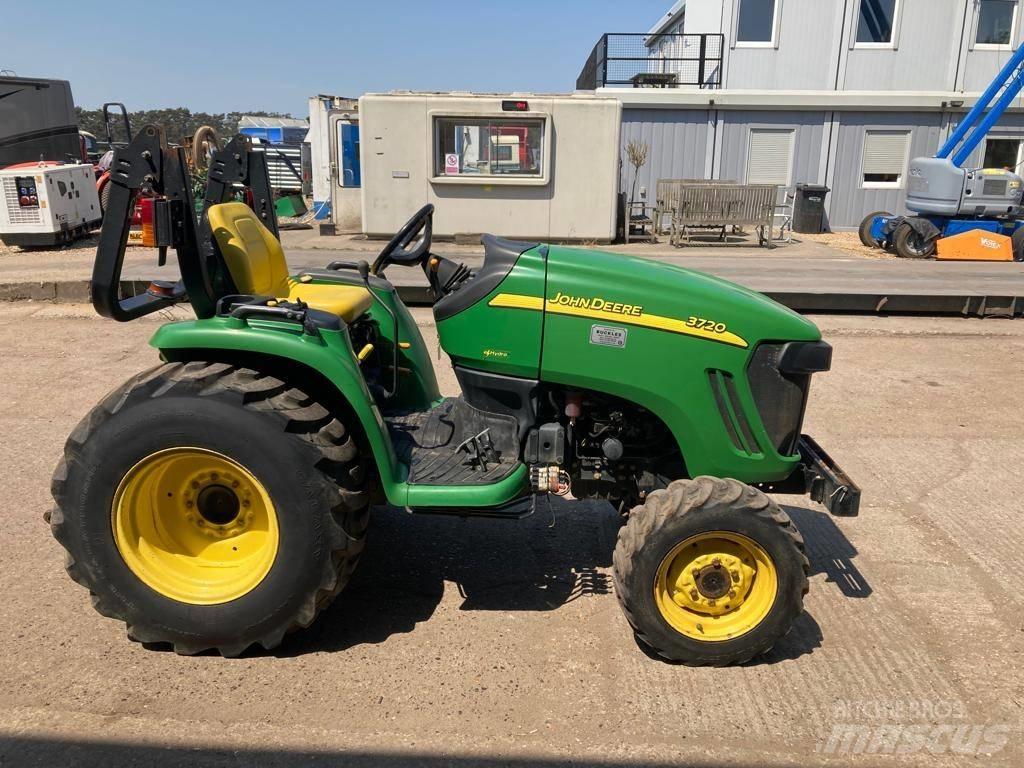 John Deere 3720 Trattori