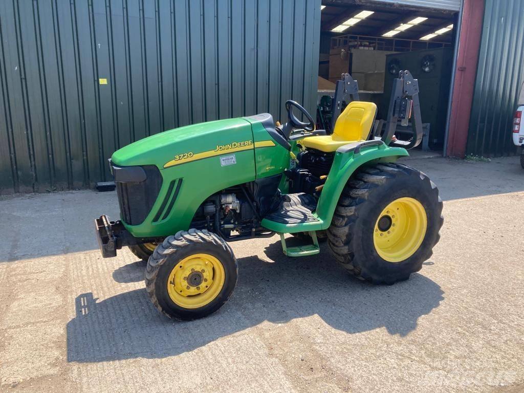 John Deere 3720 Trattori