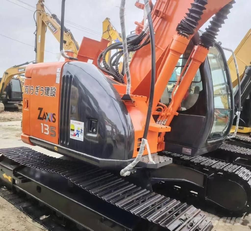 Hitachi 135US-6 Escavatori cingolati