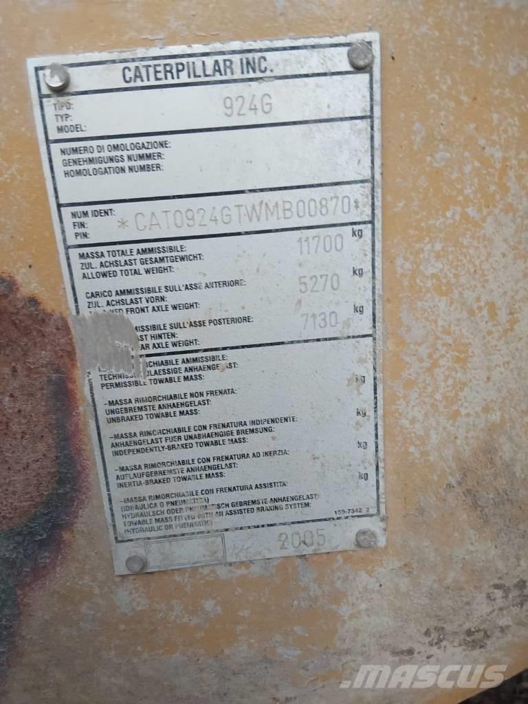 CAT 924 G Pale gommate