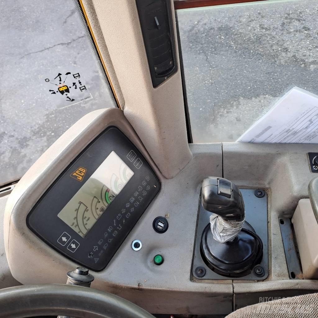 JCB 426 B Pale gommate