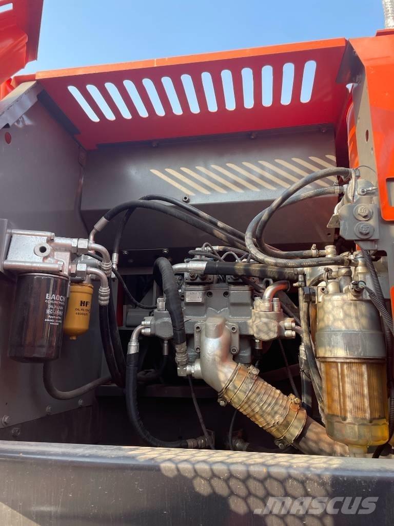 Hitachi ZX 210 Escavatori cingolati