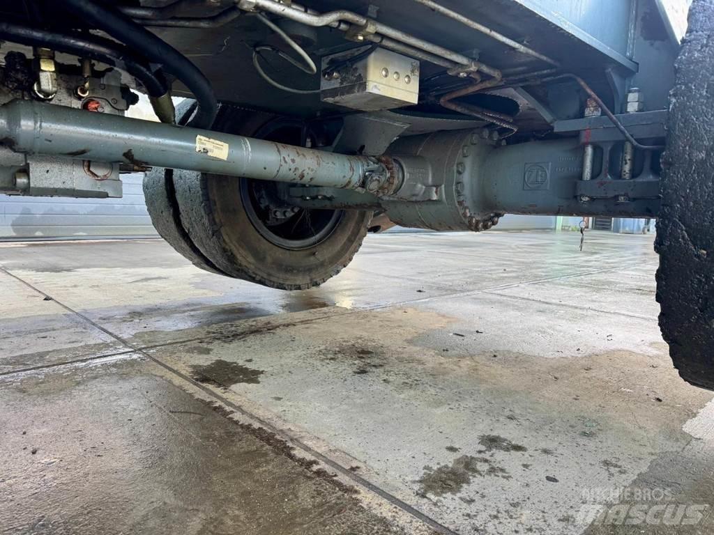 Liebherr A 924 C Movimentazione rifiuti