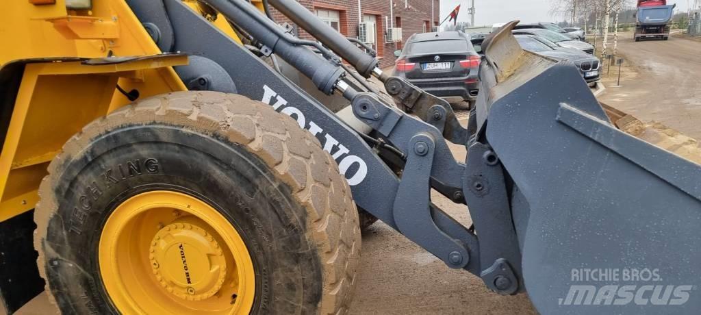 Volvo L 90 B Pale gommate