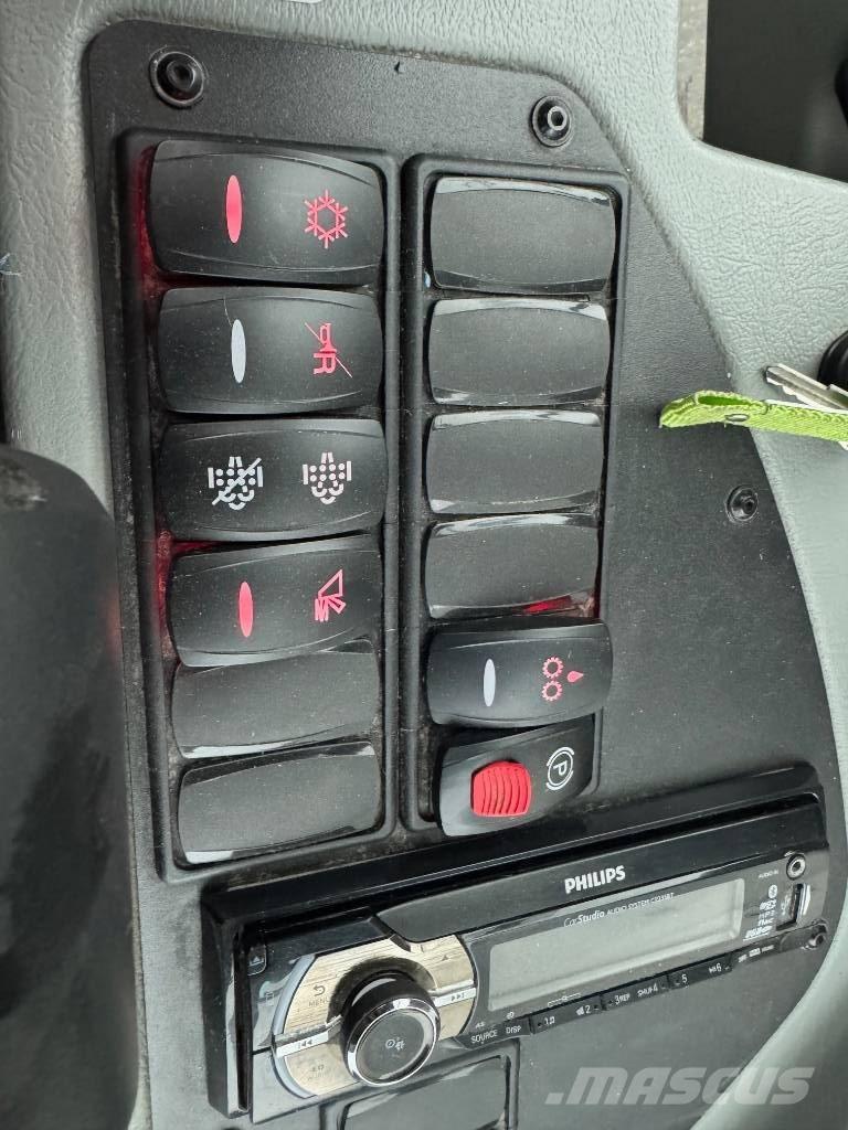 Schaeff Tl120 Pale gommate