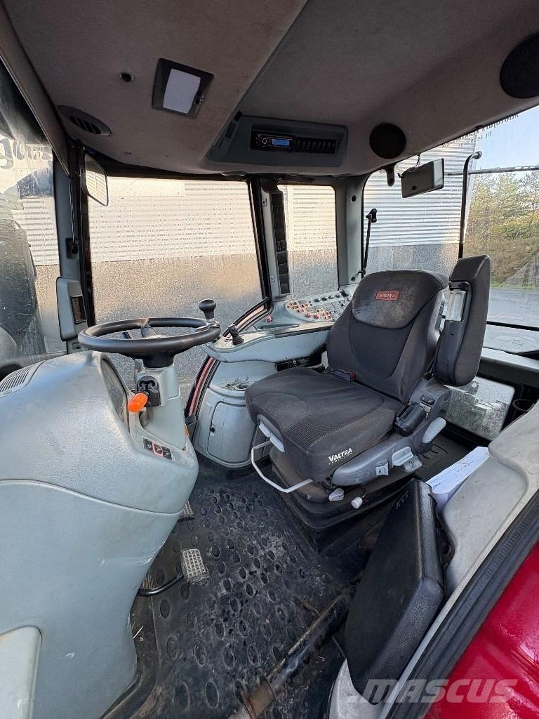 Valtra N 143 Trattori