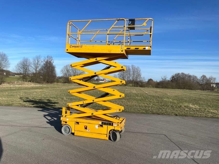 Haulotte Compact 12 Piattaforme a pantografo
