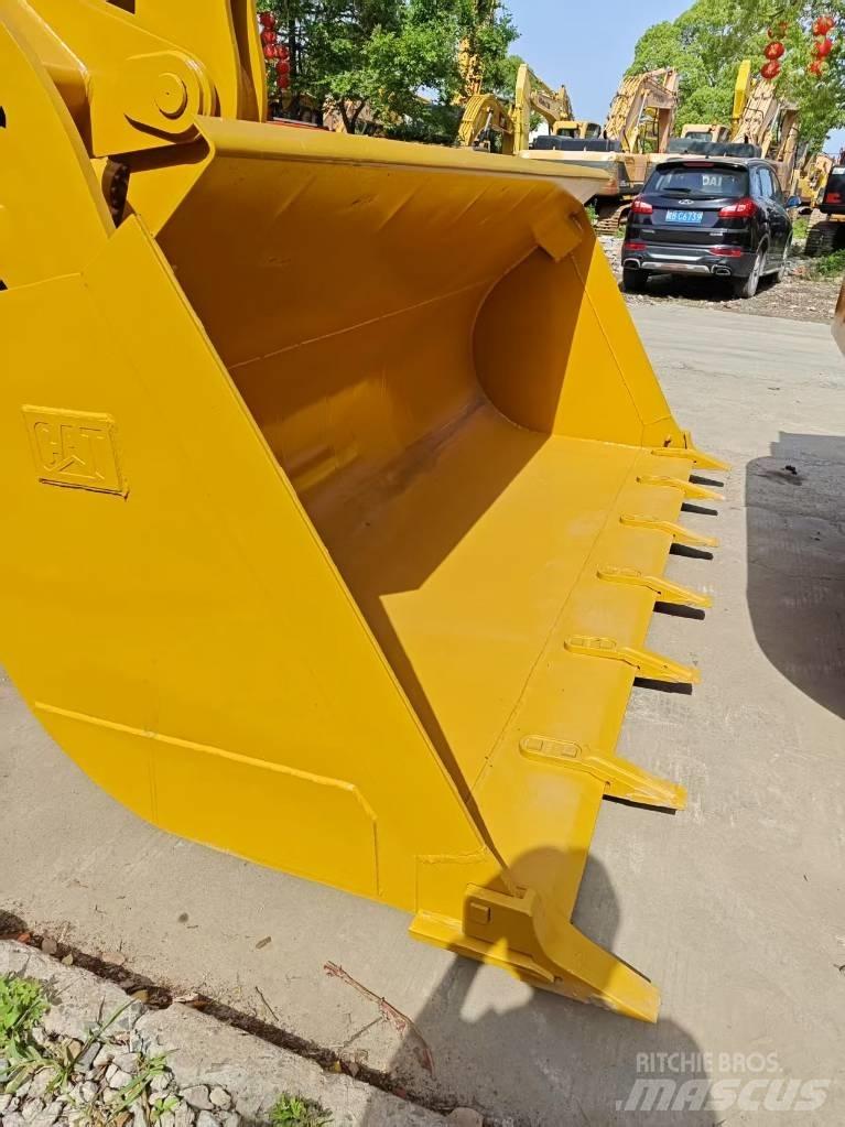 CAT 950 GC Pale gommate