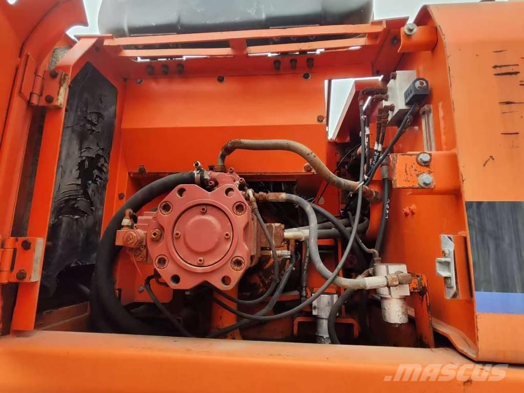 Doosan DH 210 W-7 Escavatori gommati