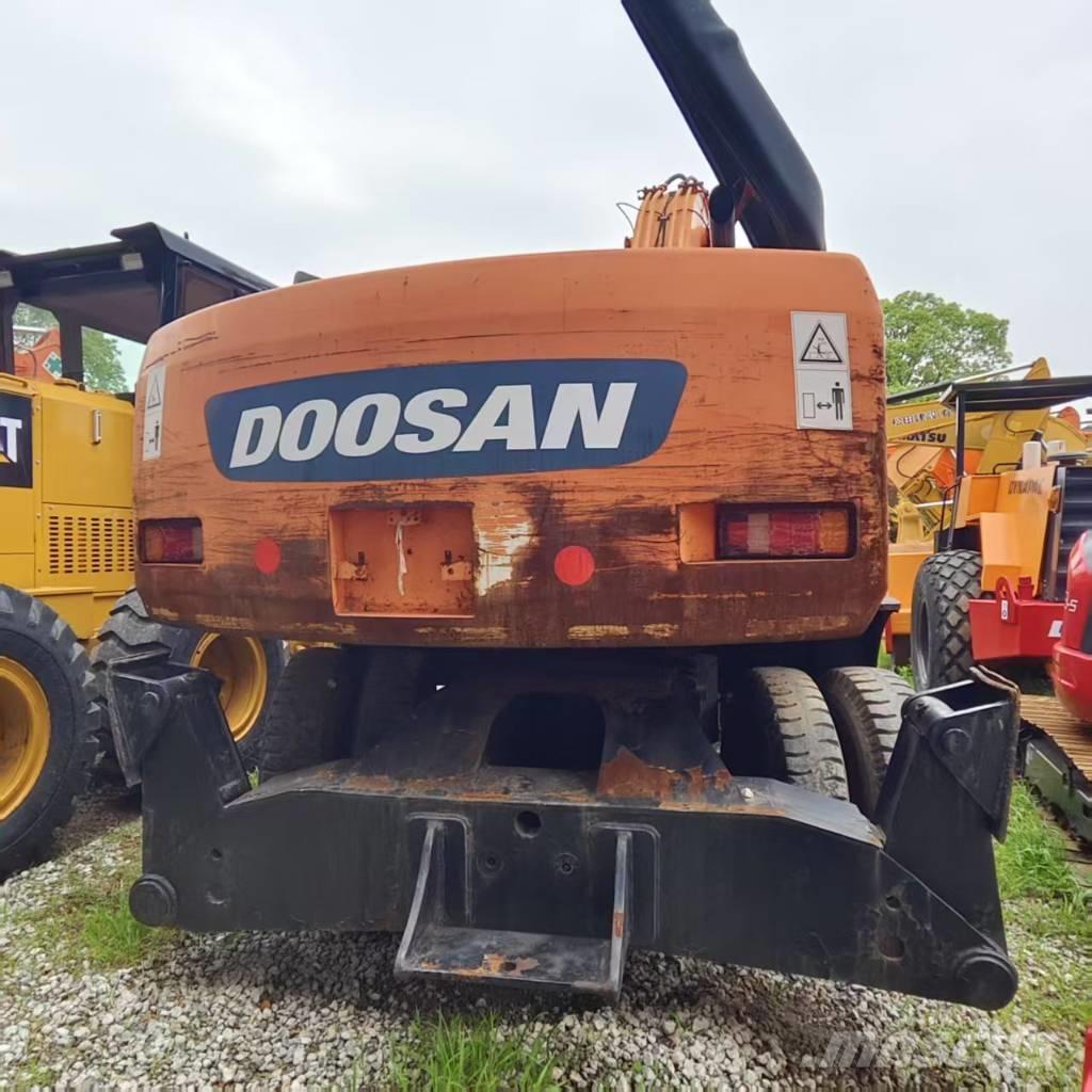 Doosan DH 210 W-7 Escavatori gommati