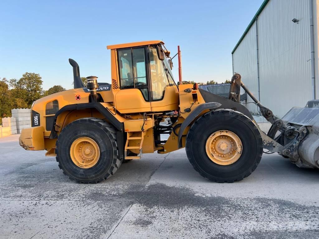 Volvo L120G Pale gommate