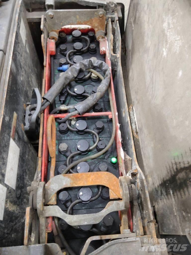 Linde D12P Transpallet uomo a terra