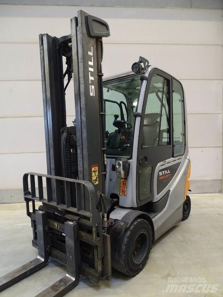 Still RX60-25/600 Carrelli elevatori elettrici
