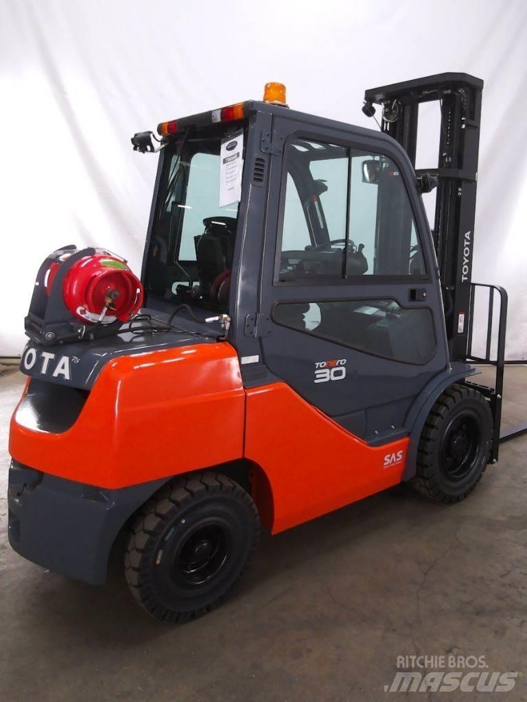 Toyota 02-8FGF30 Carrelli elevatori GPL