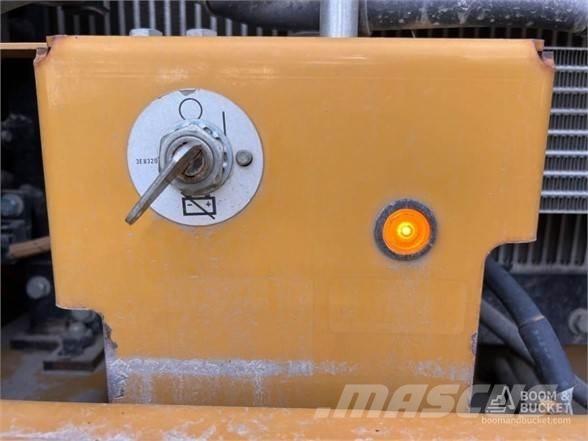 CAT 320 Escavatori cingolati