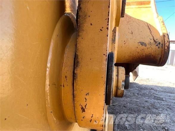 CAT 320 Escavatori cingolati