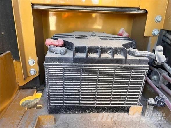 CAT 320 Escavatori cingolati