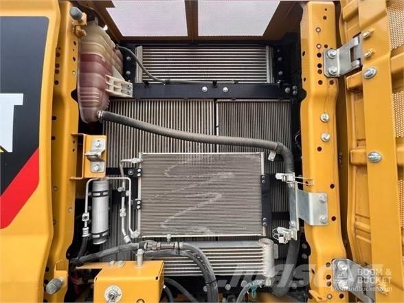 CAT 320 Escavatori cingolati