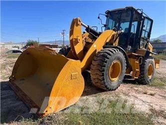 CAT 938M Pale gommate