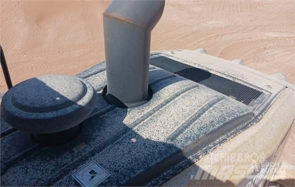 CAT 980M Pale gommate