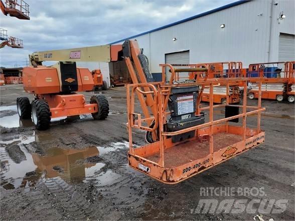 JLG 800AJ Piattaforme a braccio articolato