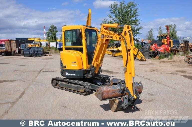 Hyundai R25Z-9AK Miniescavatori