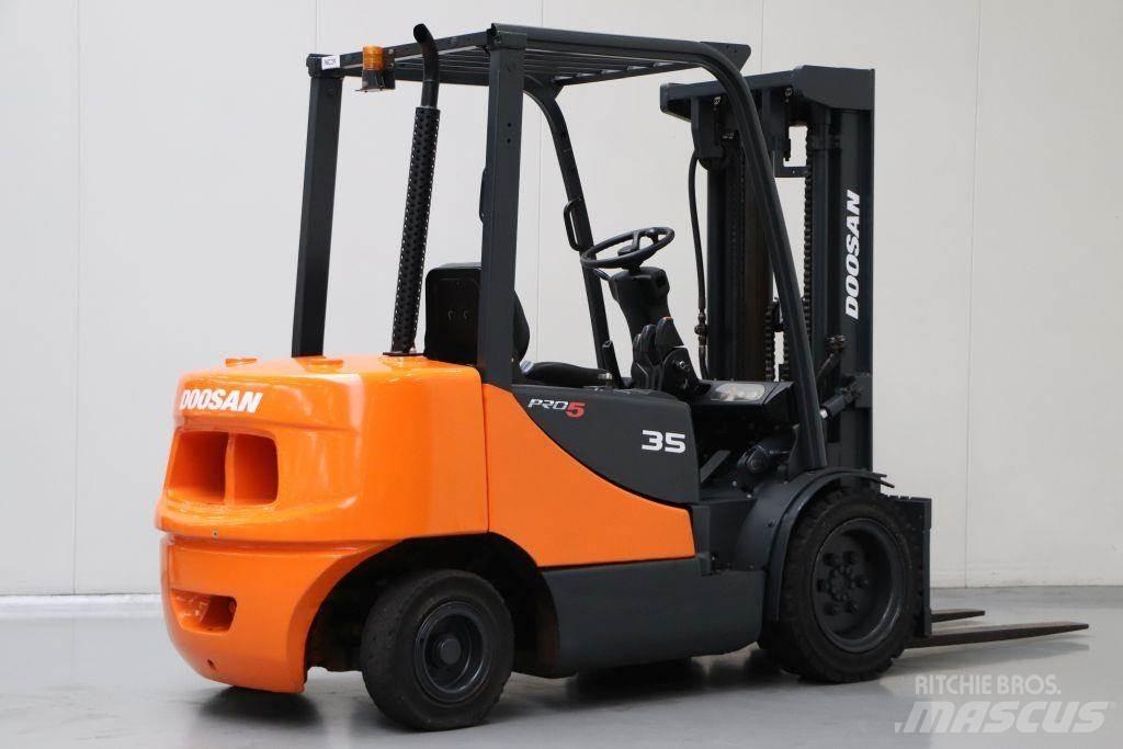 Doosan D35S Carrelli elevatori diesel