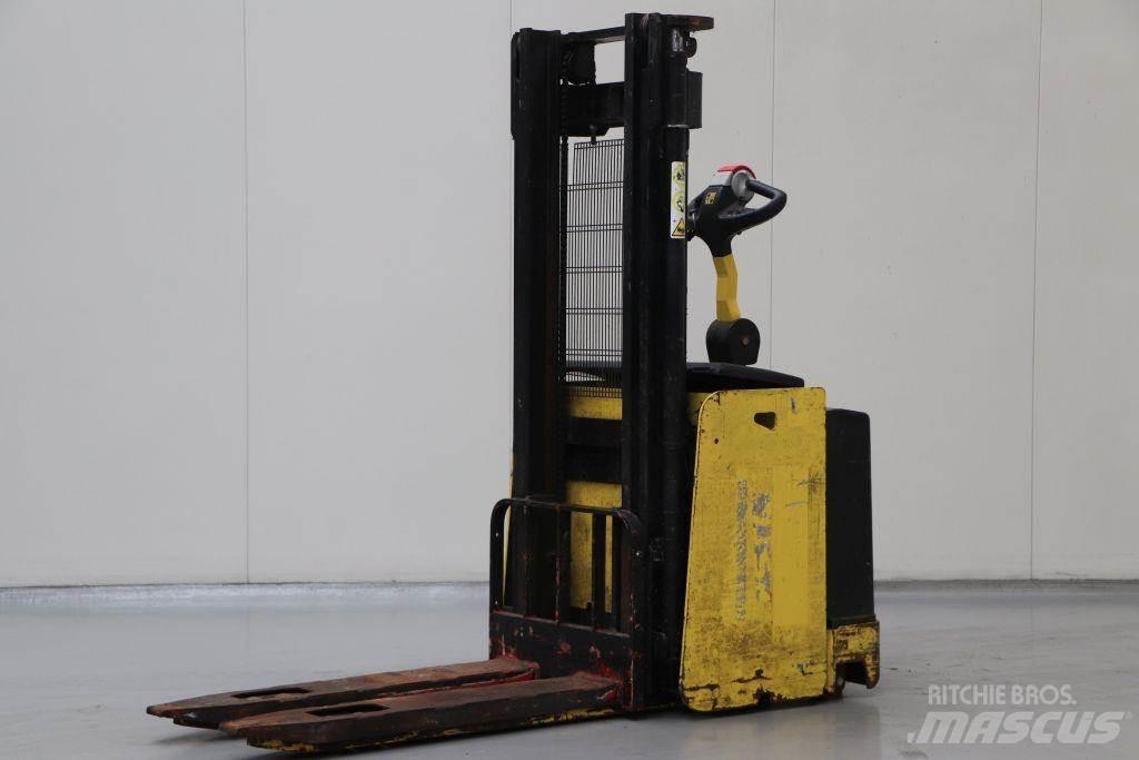 Hyster S1.2S-30 IL Transpallet uomo a terra