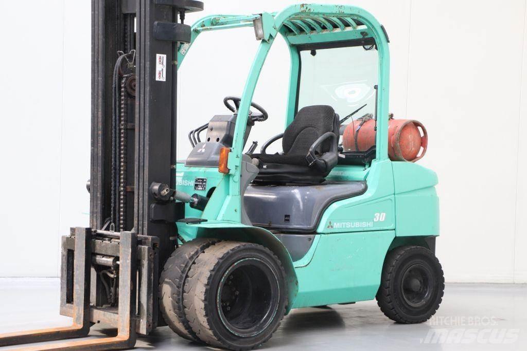 Mitsubishi FG30N Carrelli elevatori GPL
