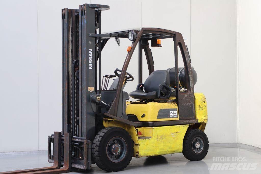 Nissan UD02A25PQ Carrelli elevatori GPL