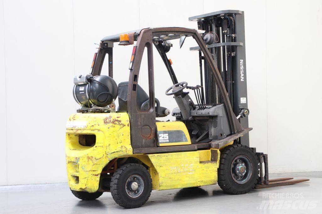 Nissan UD02A25PQ Carrelli elevatori GPL