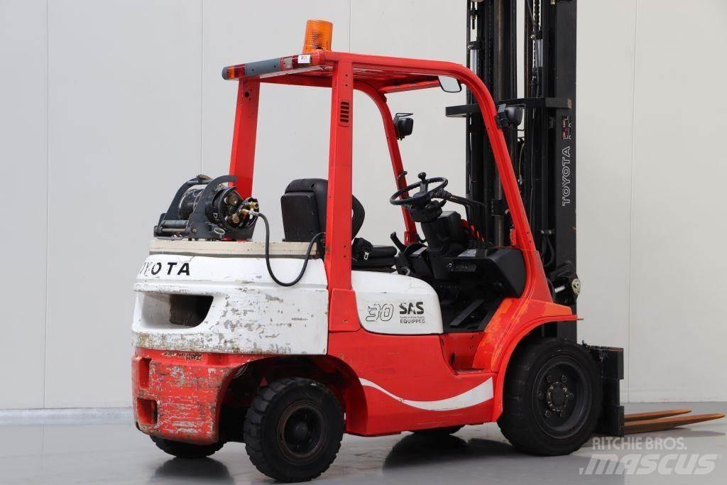 Toyota 02-7FGF30 Carrelli elevatori GPL