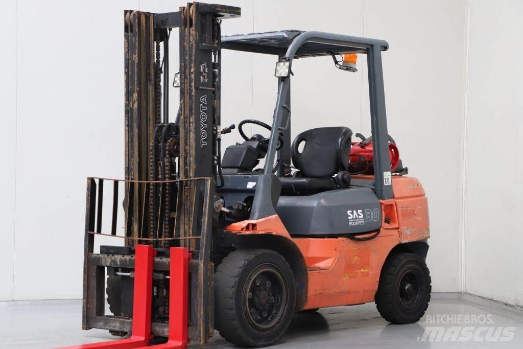 Toyota 02-7FGF30 Carrelli elevatori GPL