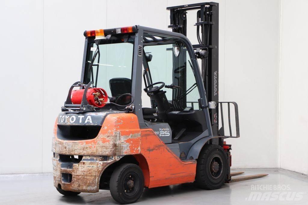 Toyota 02-8FGF25 Carrelli elevatori GPL