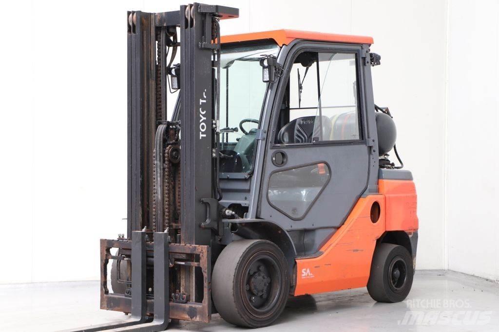 Toyota 02-8FGF30 Carrelli elevatori GPL