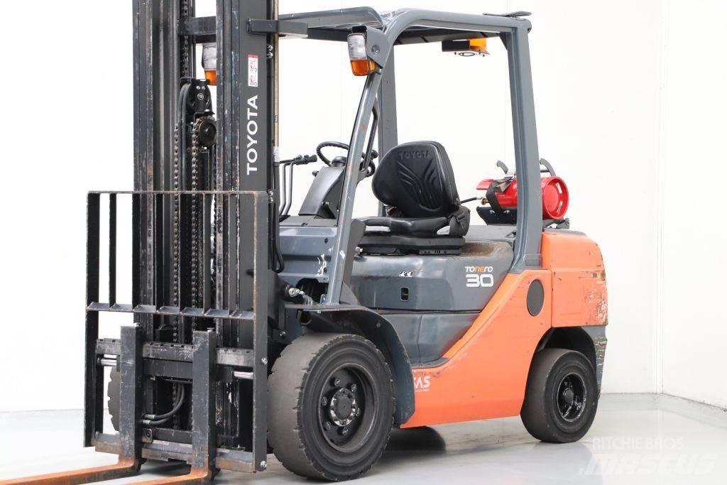 Toyota 02-8FGF30 Carrelli elevatori GPL