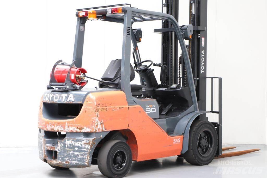 Toyota 02-8FGF30 Carrelli elevatori GPL