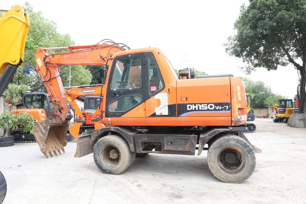 Doosan DH 150 W-7 Escavatori gommati