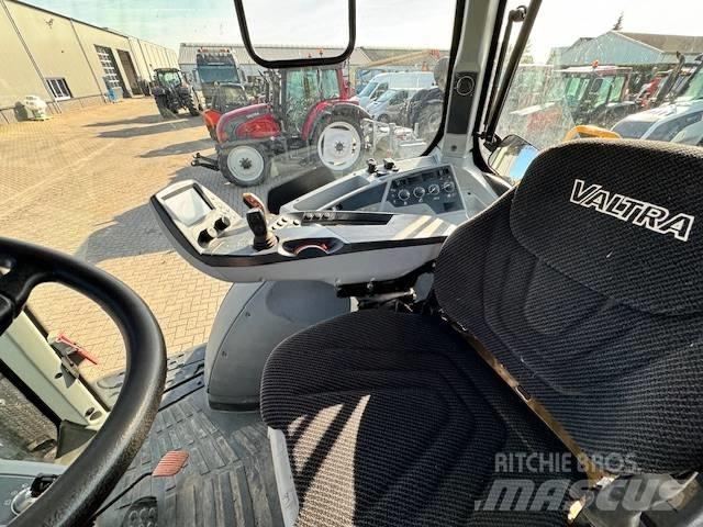 Valtra T214 Versu Trattori