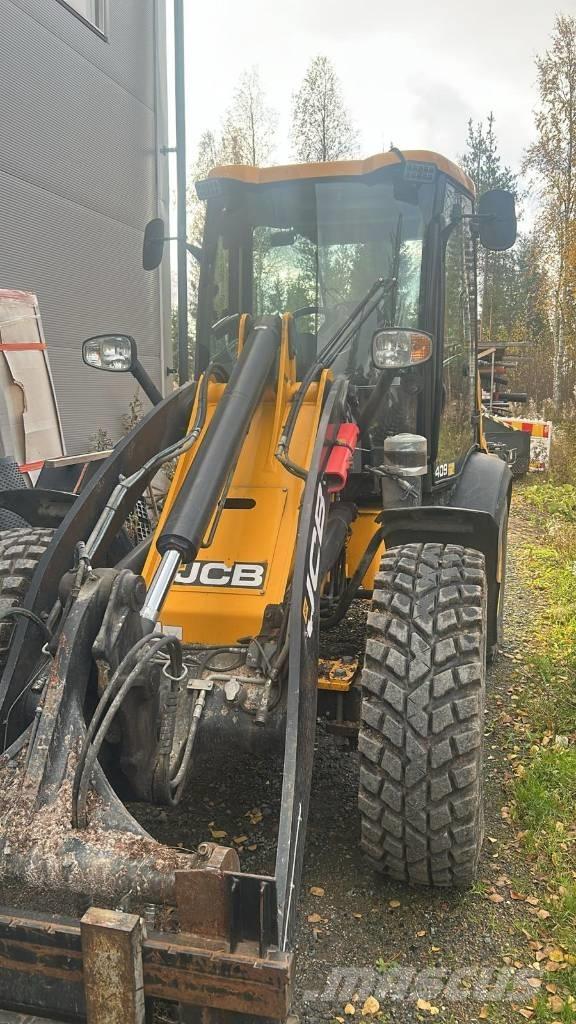 JCB 409 Pale gommate