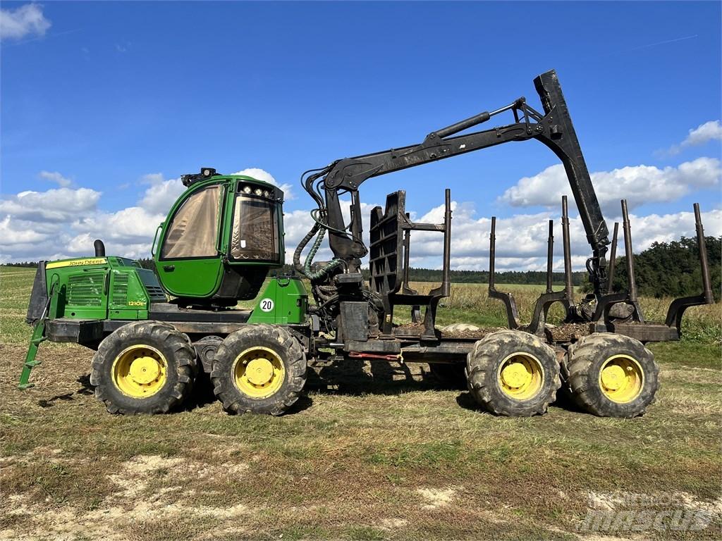 John Deere 1210E Forwarder