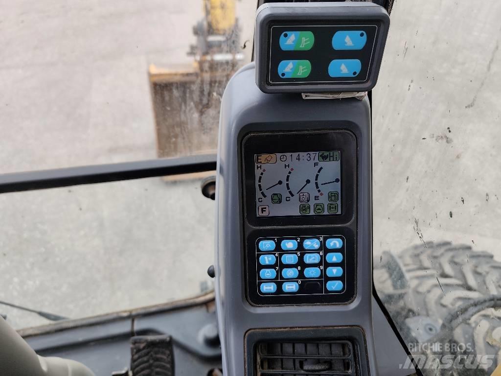 Komatsu PW 160-7E0 Escavatori gommati